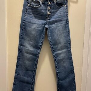 American Eagle Women's Blue Cropped Jeans